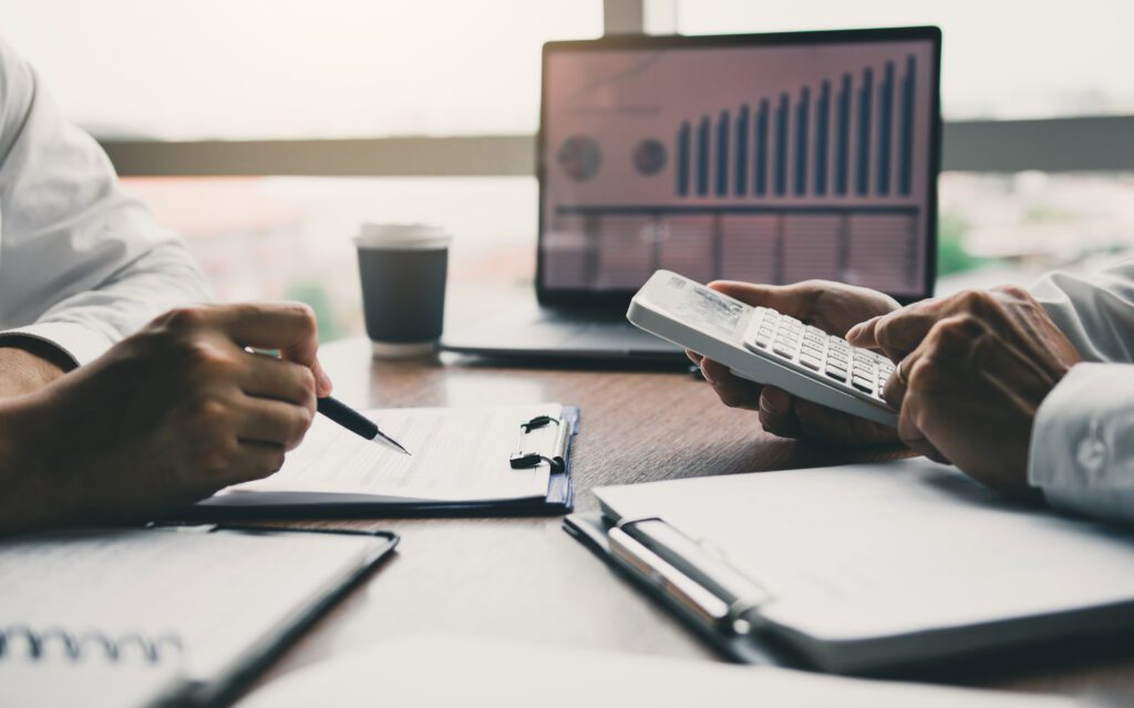 Préstamo 30000 euros 3 AdobeStock 352384138 1